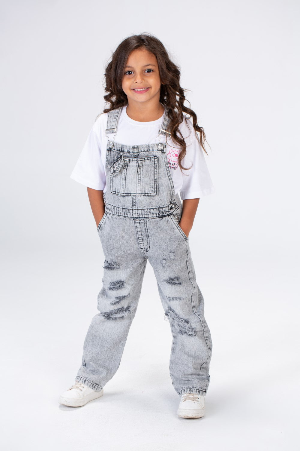 جمبسوت جينز بوي فريند بقصّة مريحة للبنات مع جيوب جانبية وخلفية وتصميم فريد