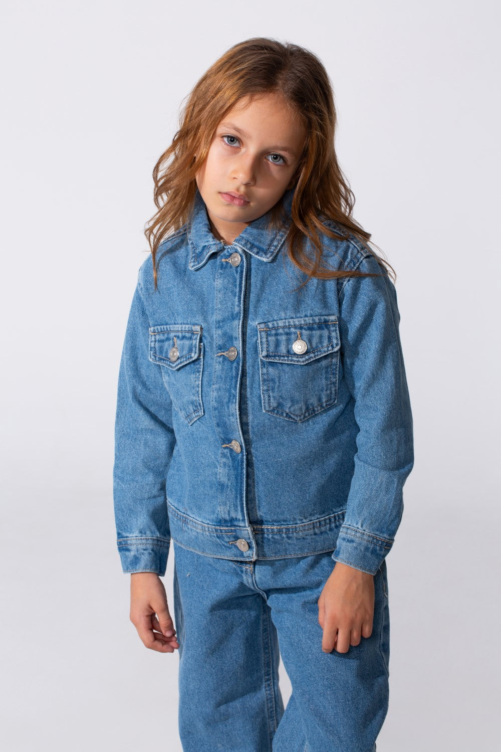 طقم دنيم أساسي عصري للبنات بقصة Slim Fit