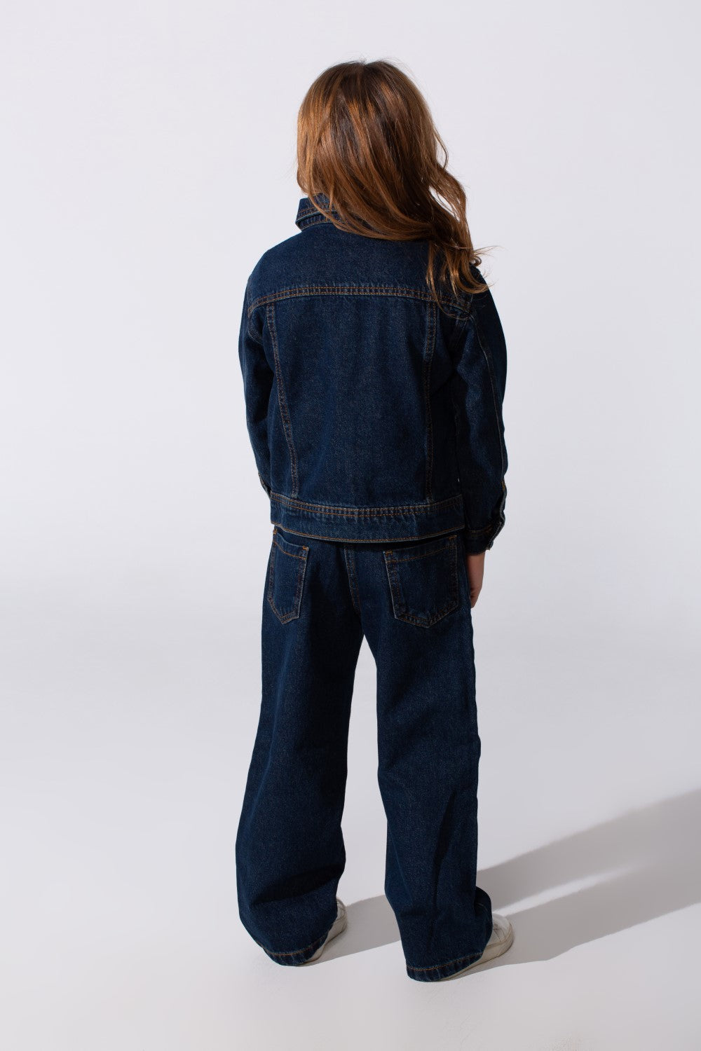 طقم دنيم أساسي عصري للبنات بقصة Slim Fit