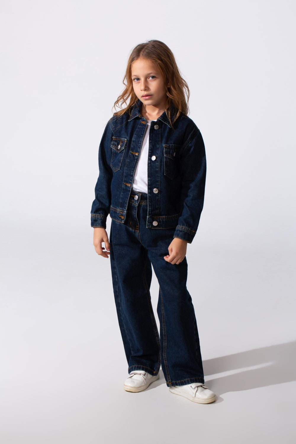 طقم دنيم أساسي عصري للبنات بقصة Slim Fit