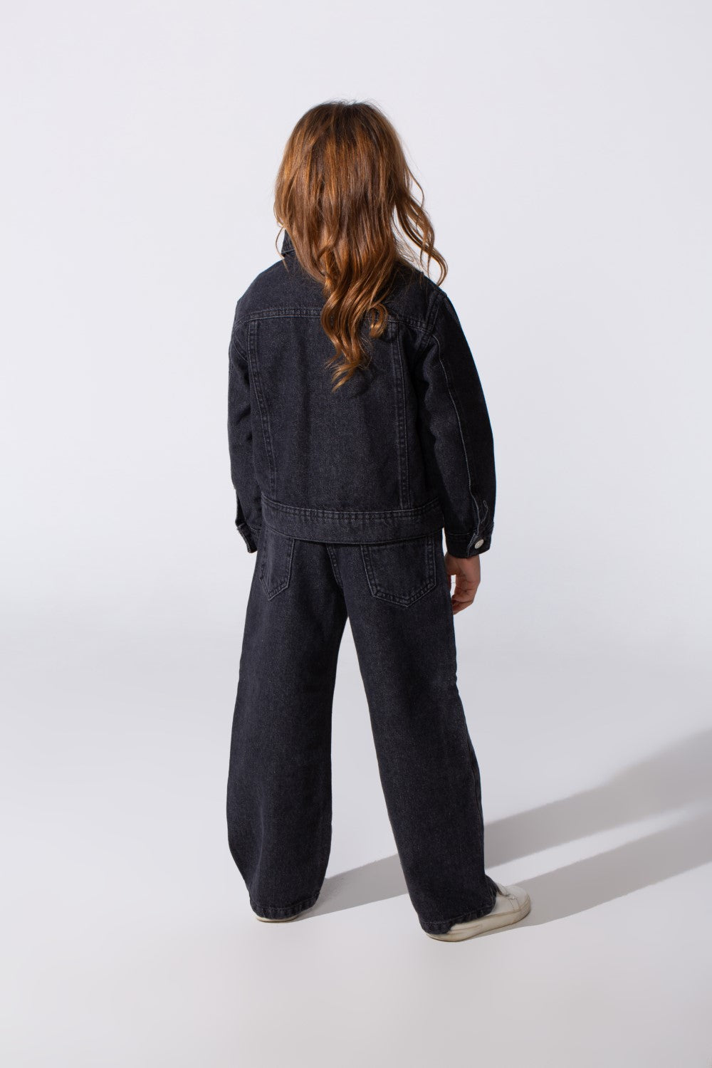 طقم دنيم أساسي عصري للبنات بقصة Slim Fit