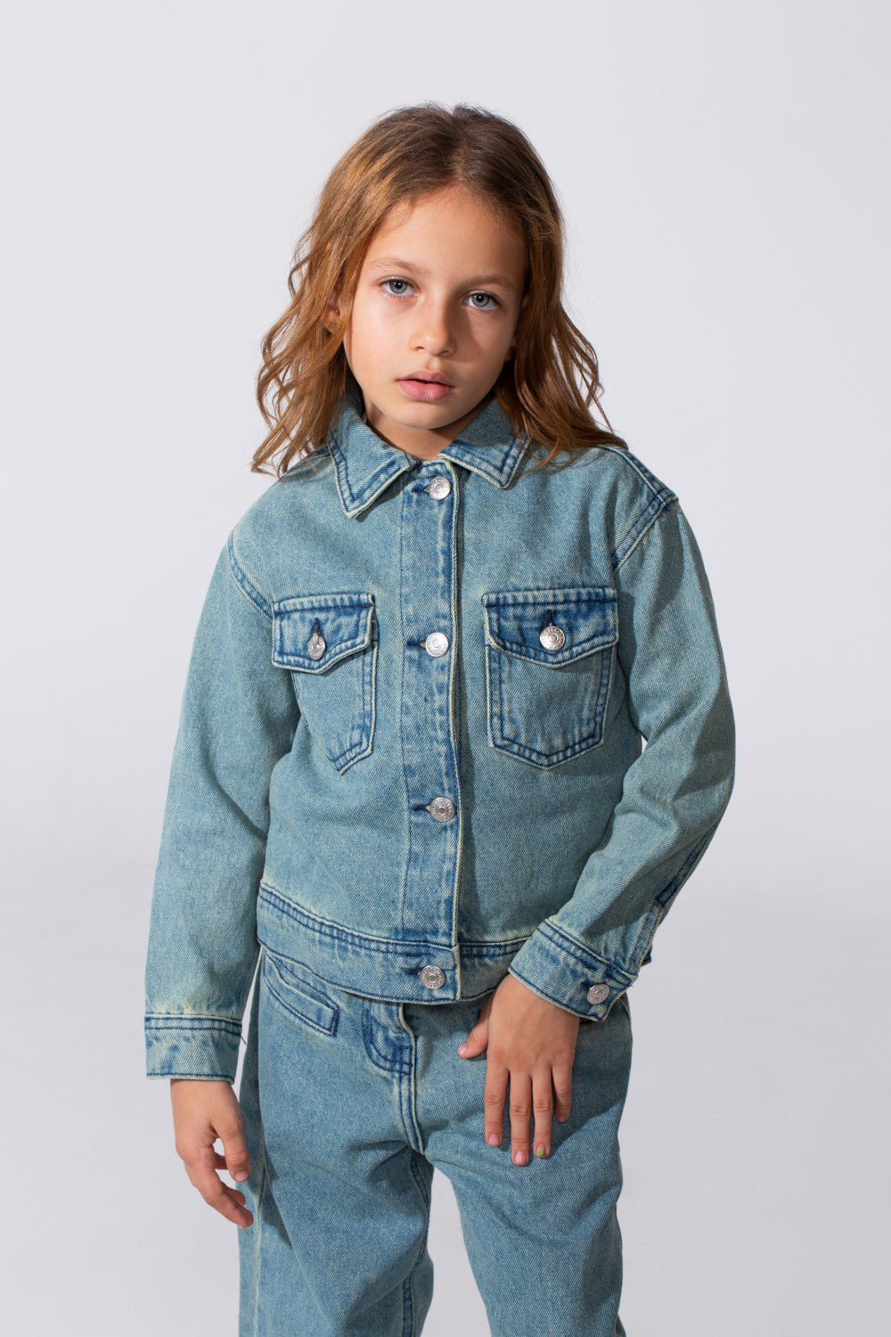 طقم دنيم أساسي عصري للبنات بقصة Slim Fit