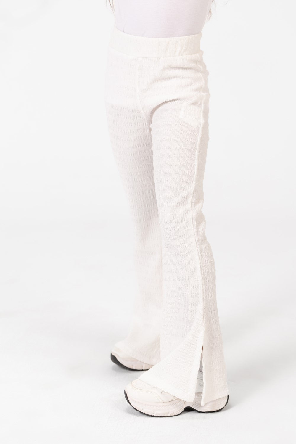 Girl's Linen Basic Pants With A Slit At The Bottom In Modern Design
