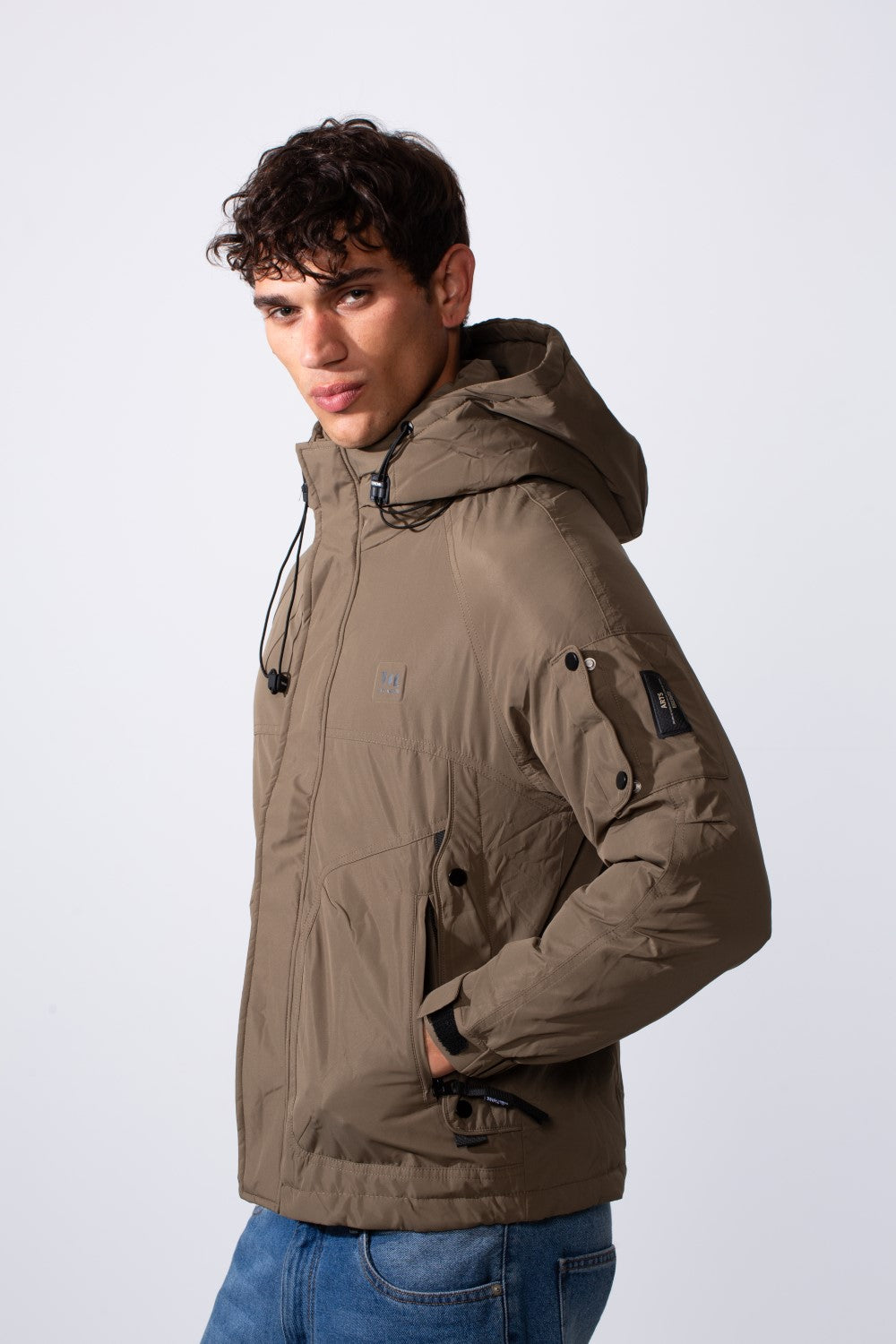 Men's Hooded Waterproof Jacket With Multiple Pockets