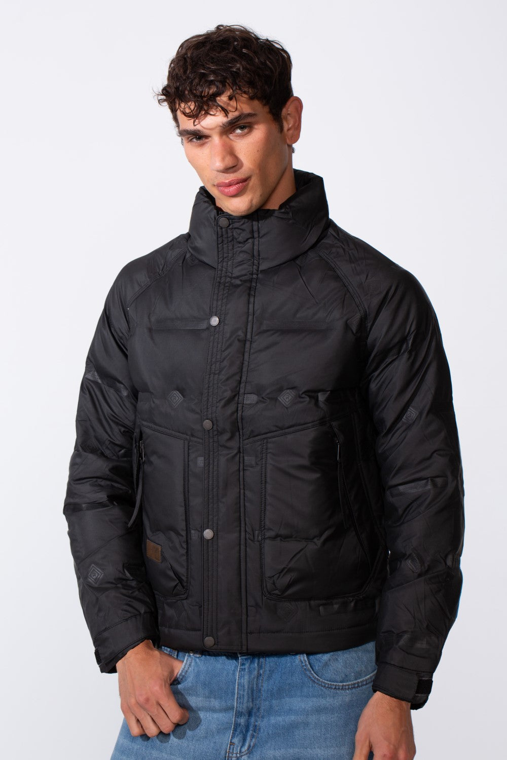 Men's Front Pockets Long Sleeves Waterproof Jacket