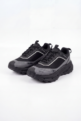 Men’s Tomato Store Trail Sneakers Breathable Mesh Panels Lace Up Closure Rugged Grip Sole Duck Shoes