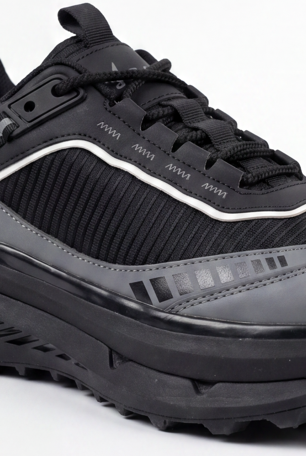 Men’s Tomato Store Trail Sneakers Breathable Mesh Panels Lace Up Closure Rugged Grip Sole Duck Shoes