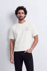 Men's Tomato Store Box Fit T-Shirt Minimal Compass Chest Graphic Clean Crew Neck