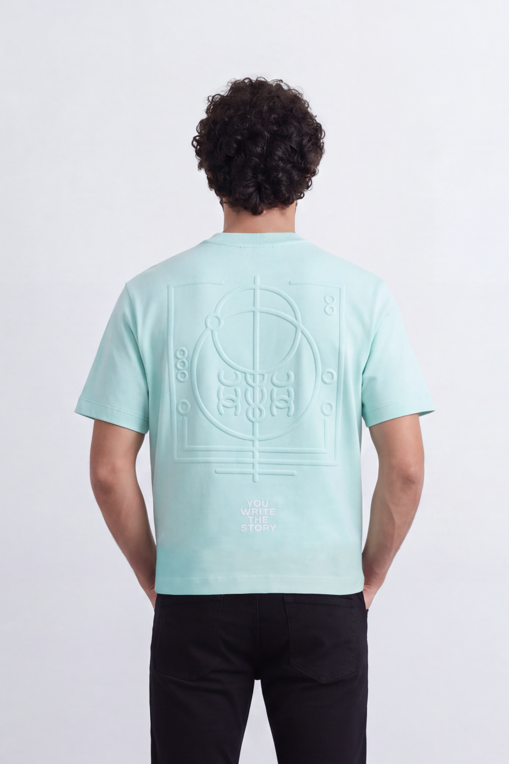 Men's Tomato Store Box Fit T-Shirt Minimal Compass Chest Graphic Clean Crew Neck