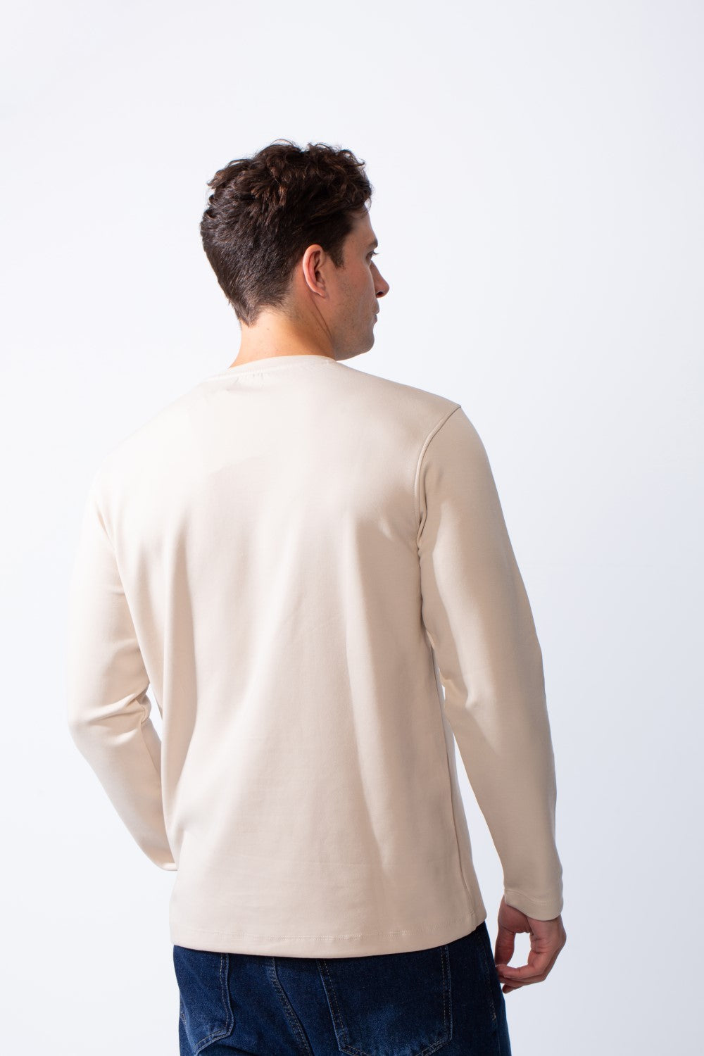 Men's Rounded Neckline Long Sleeves Basic Slim Fit Perfect For Layering T-Shirt