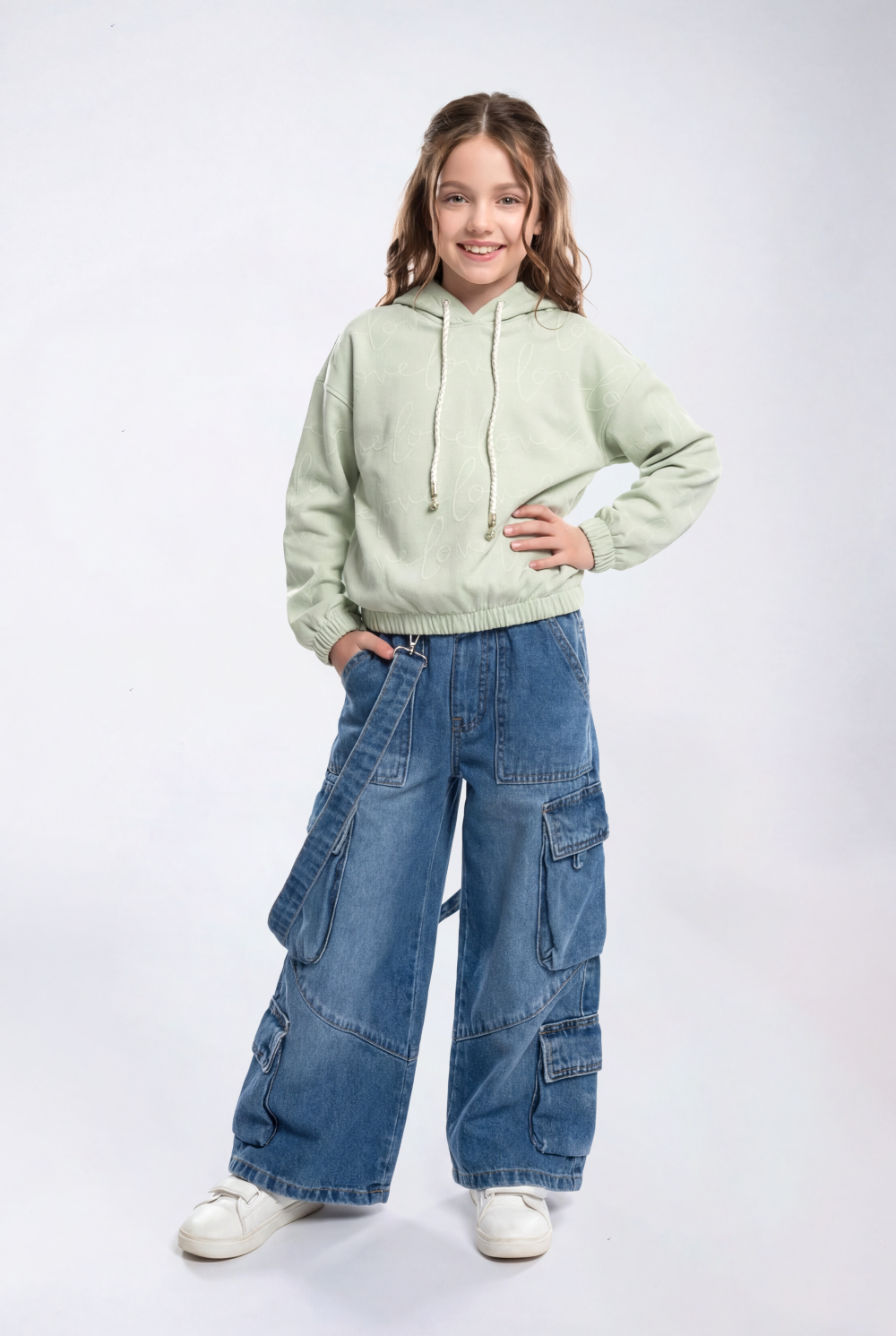 Girl's Trendy Cropped Design Classic Hooded Neck Elasticated Cuffs Script Printed Maximum Comfort Slim Fit Sweatshirt