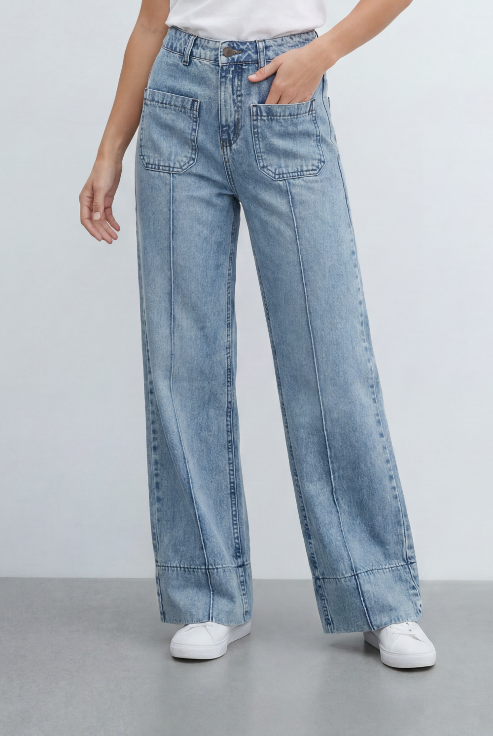 Women's Tomato Store Utility Pocket Jeans Wide Leg Denim Silhouette Front Patch Pocket Detail