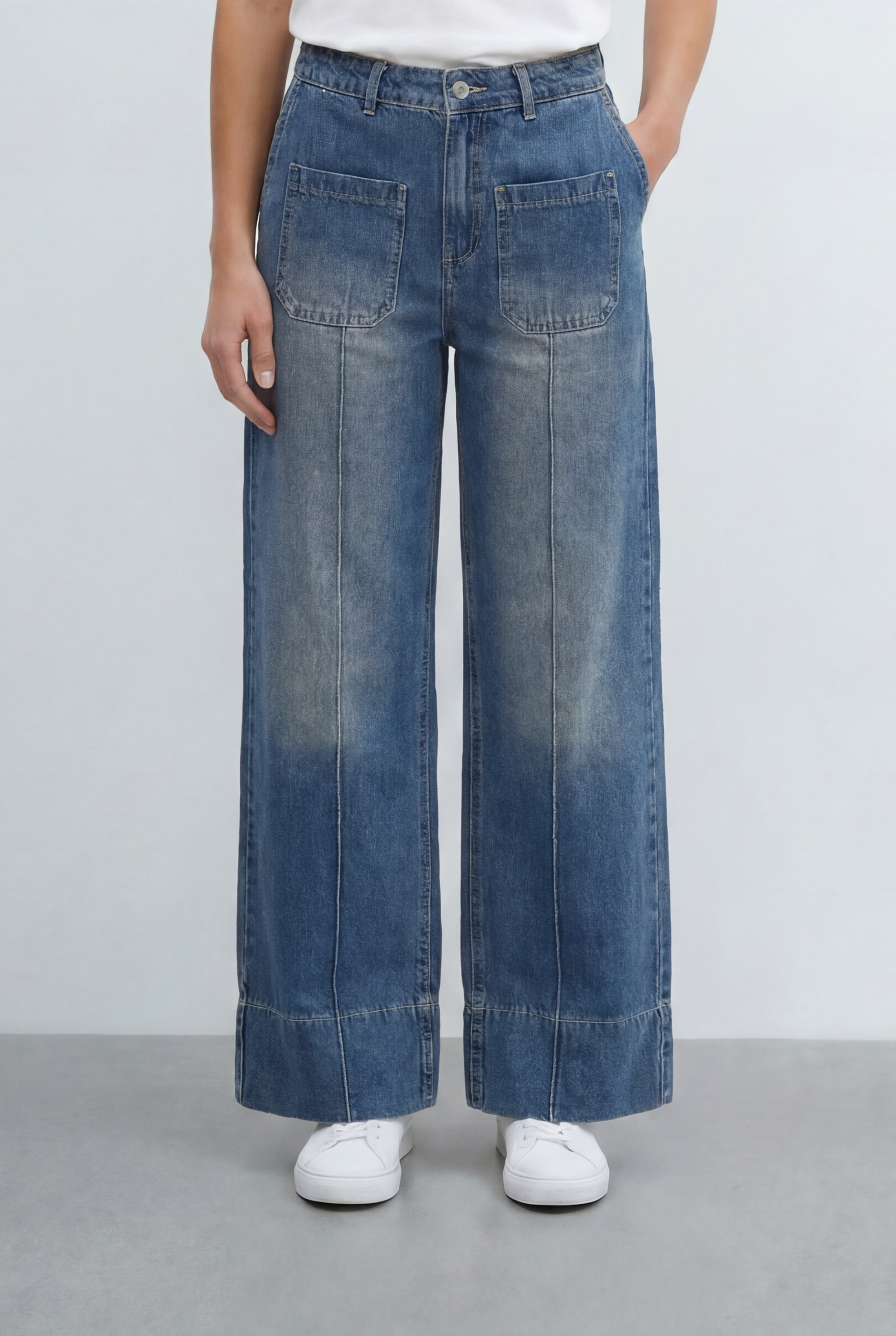 Women's Tomato Store Jeans Used Denim Silhouette Front Patch Pocket Detail