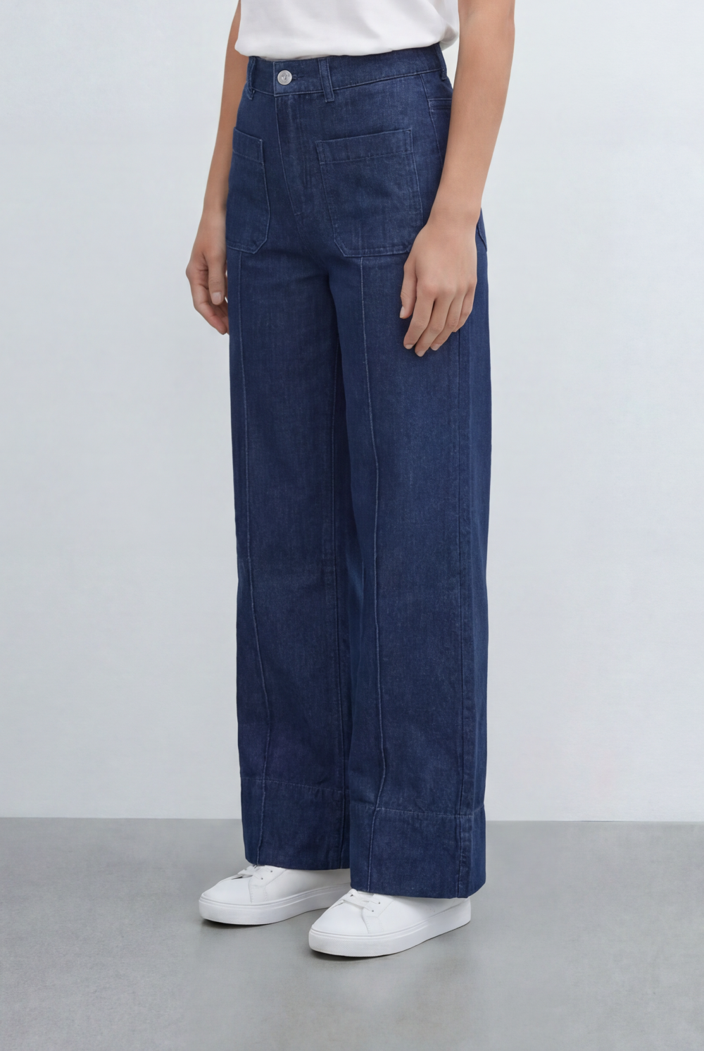 Women's Tomato Store Utility Pocket Jeans Wide Leg Denim Silhouette Front Patch Pocket Detail