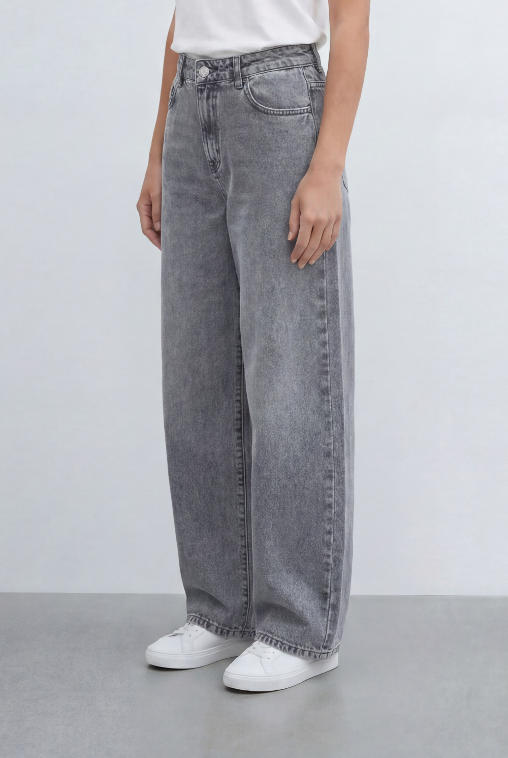 Women’s Tomato Store Wide Leg Jeans Curved Oversized Silhouette Denim Pants