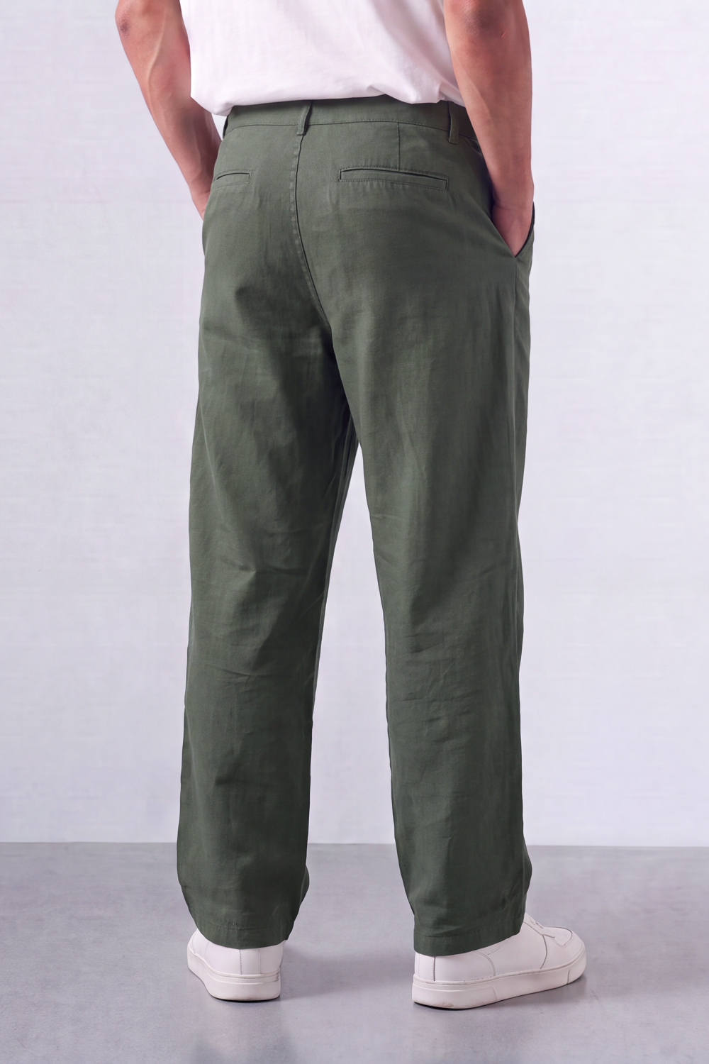 Men’s Tomato Store Cord Line Chino Staight Linen Pants Fine Vertical Rib Texture Sharpens The Clean Tailored Look