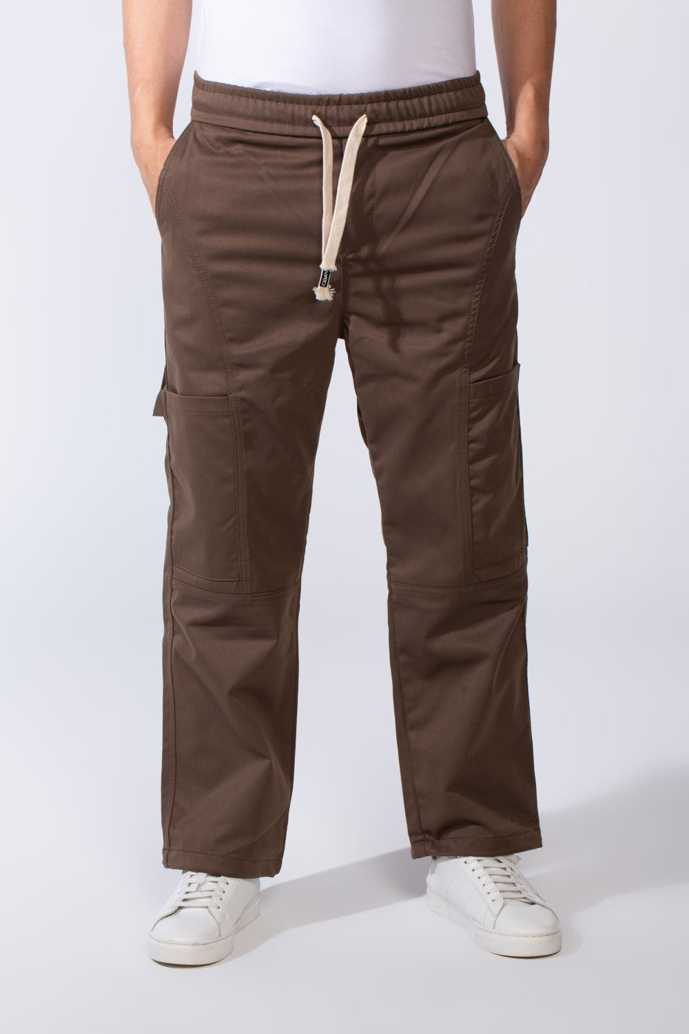 Men’s Casual Jogger-Style Elasticated Waistband Functional Side Pockets Utility-Inspired Thigh Seam Detailing Versatile Modern Look Wide leg Pants