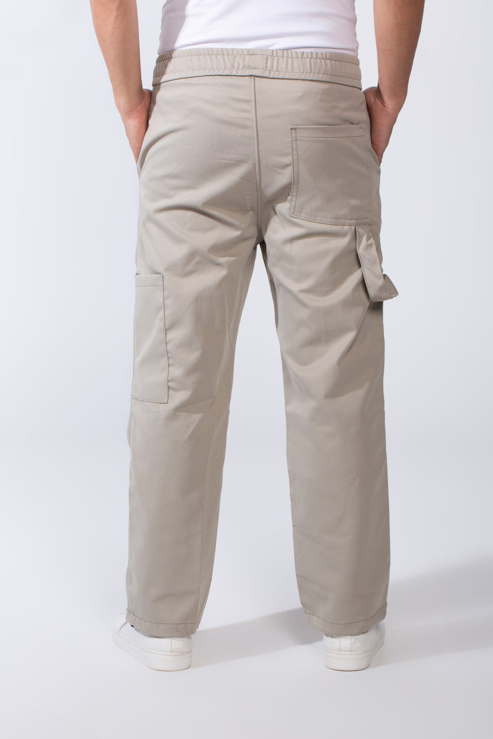 Men’s Casual Jogger-Style Elasticated Waistband Functional Side Pockets Utility-Inspired Thigh Seam Detailing Versatile Modern Look Wide leg Pants