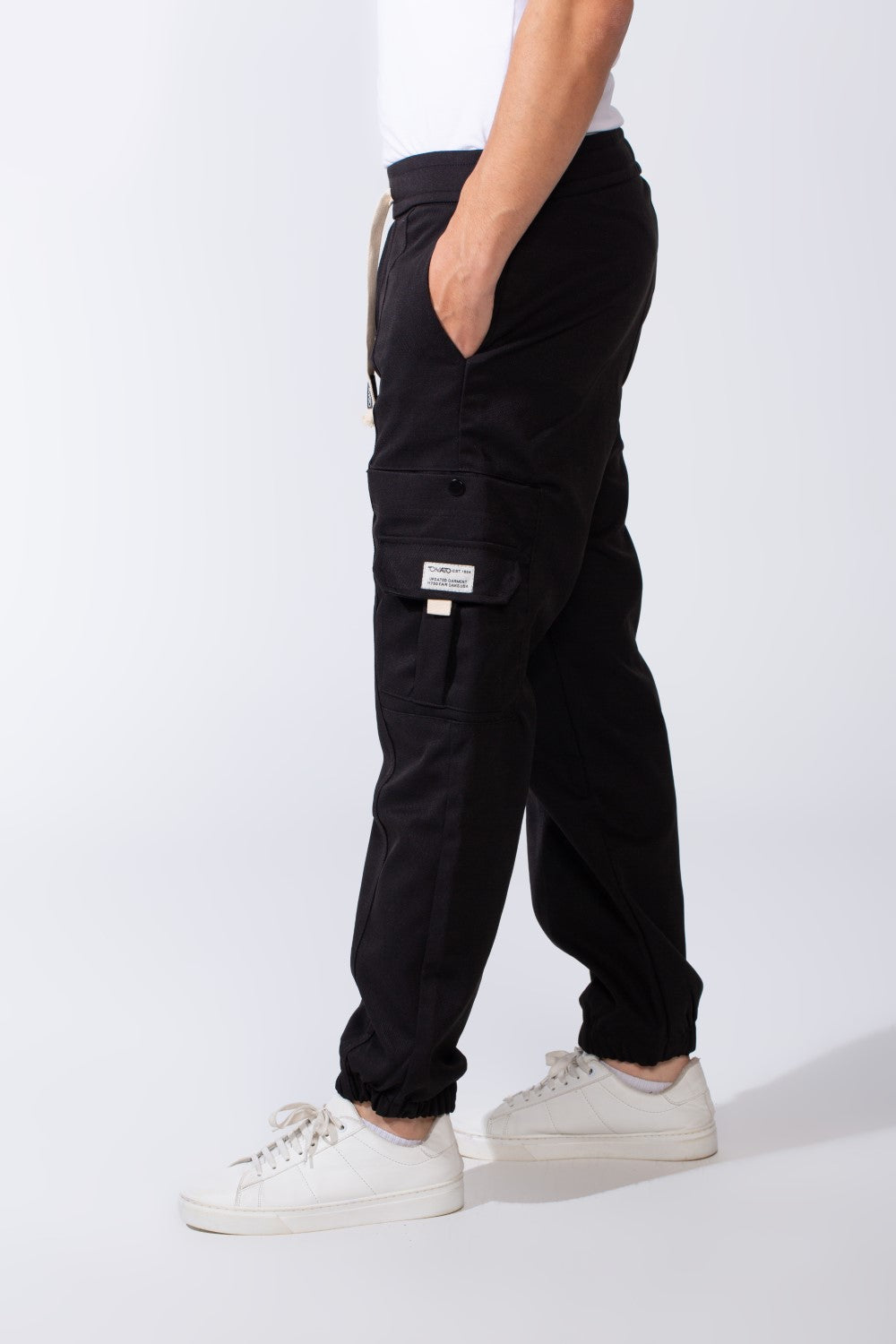 Men's Casual Joggar With Elastic Waistband And Ankles Multiple Pockets Flip Details Modern Sporty Cargo Pants