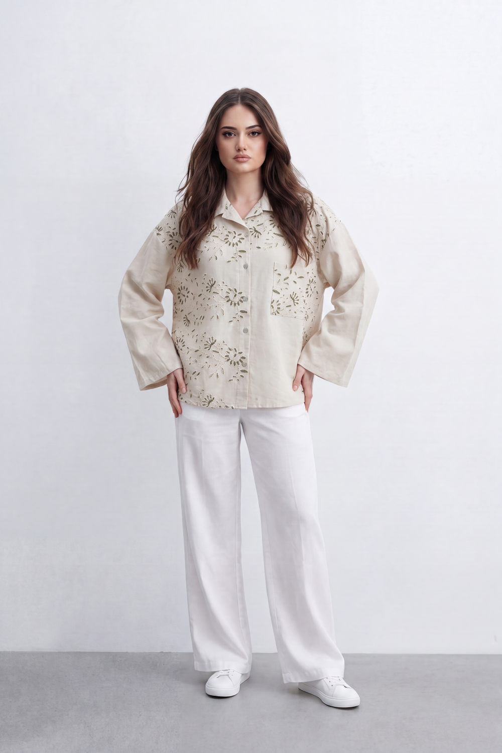Women’s Tomato Store Garden Eyelet Blouse Floral Cutwork Embroidery Spreads Across The Front