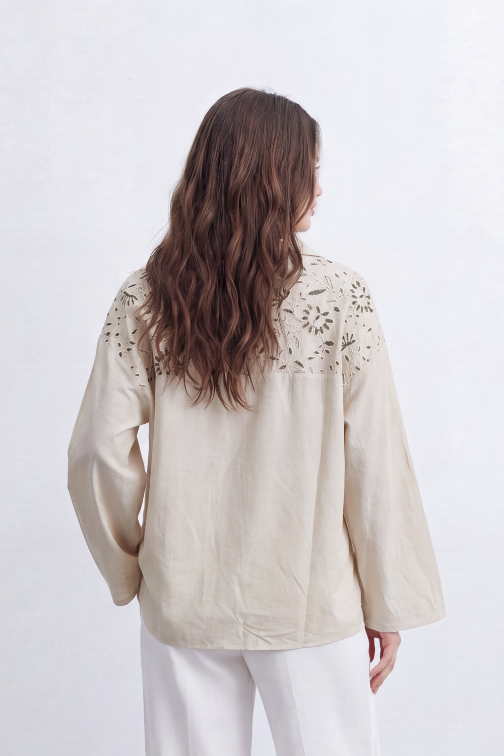 Women’s Tomato Store Garden Eyelet Blouse Floral Cutwork Embroidery Spreads Across The Front