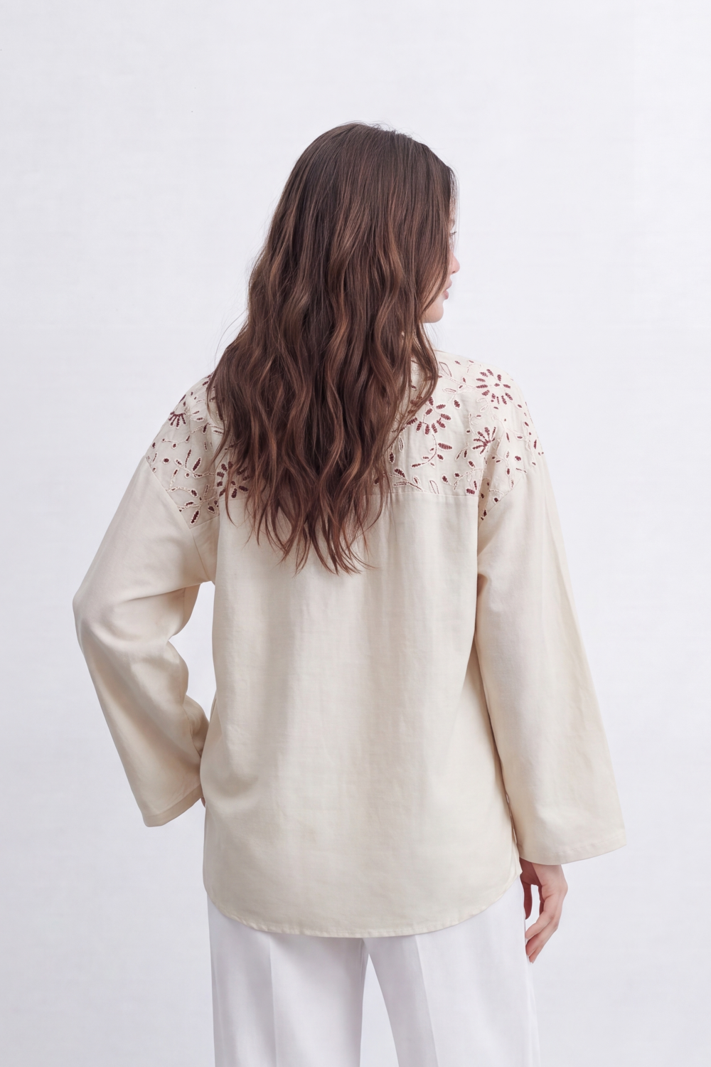 Women’s Tomato Store Garden Eyelet Blouse Floral Cutwork Embroidery Spreads Across The Front