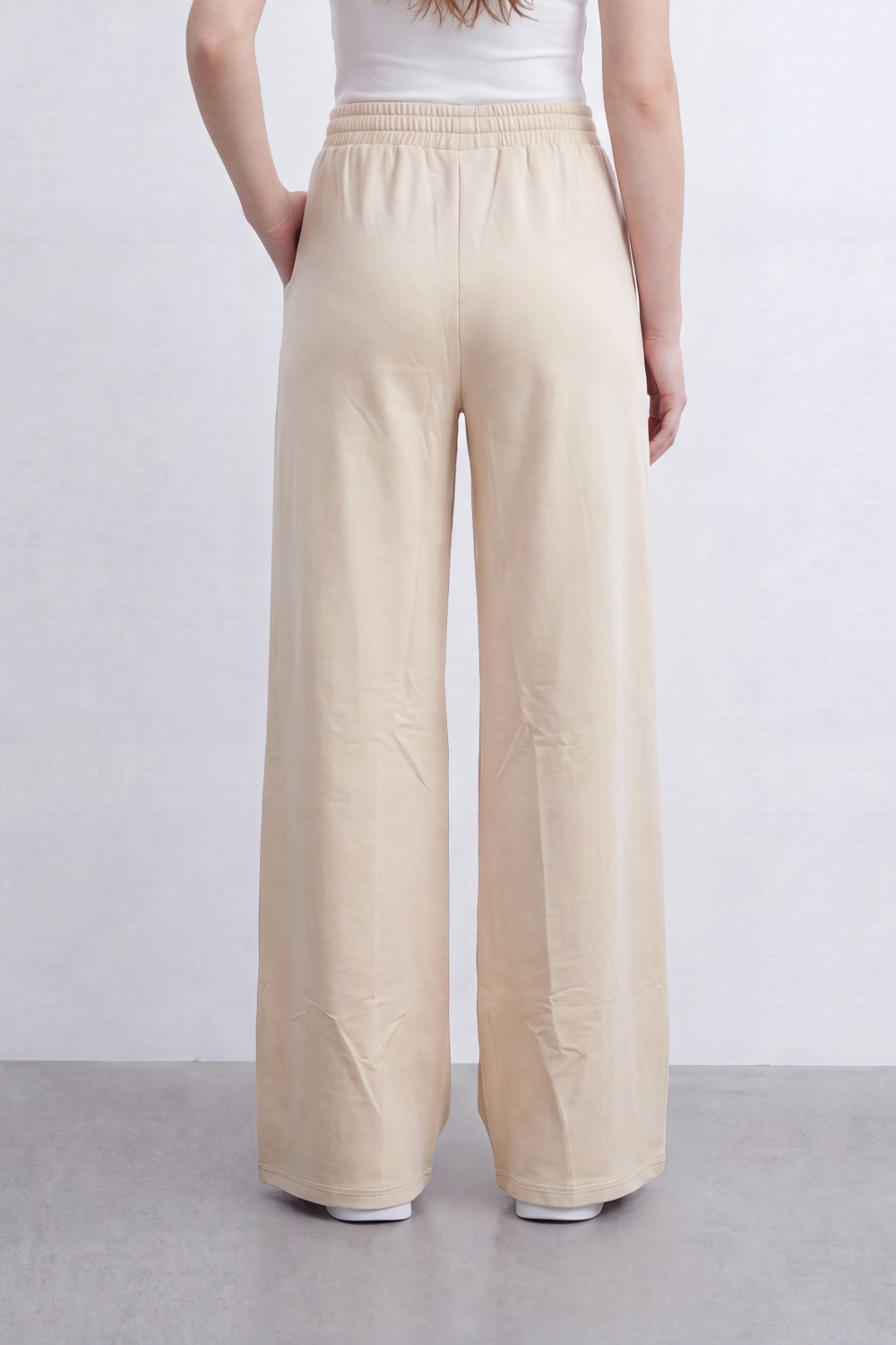 Women’s Tomato Store Soft Column Wide Linen Pants Clean Brushed Surface Defined By Vertical Pintuck Lines