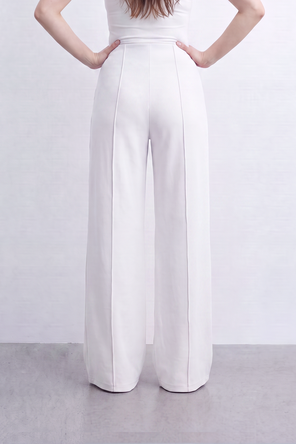Women’s Tomato Store Seam Flow Wide Legen Pants Smooth Plain Surface Defined By Front Pintuck Lines