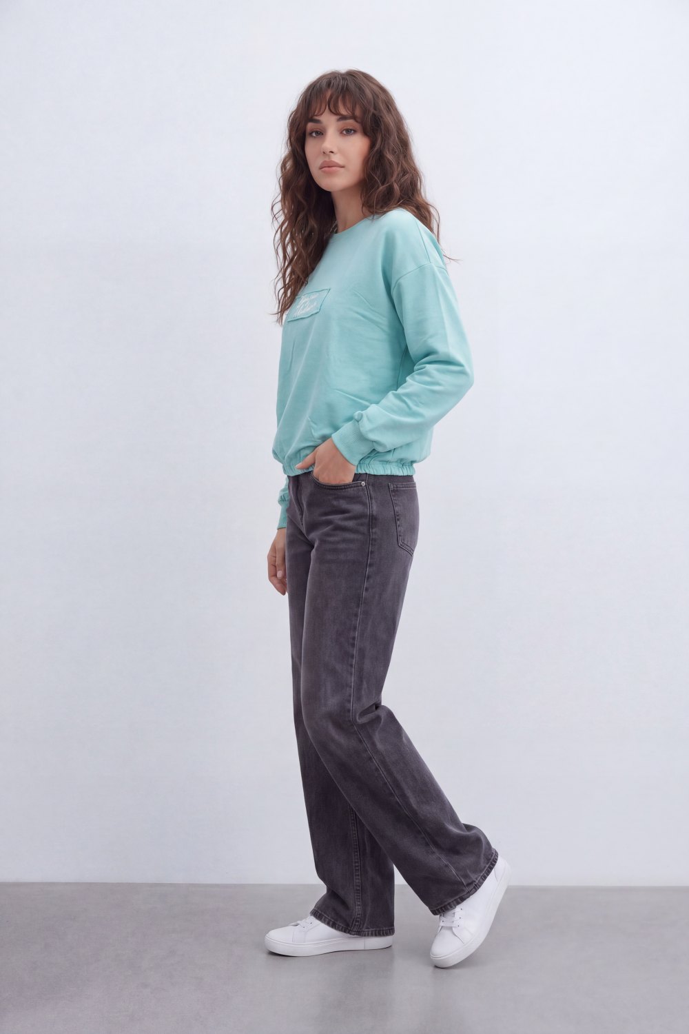Women’s Tomato Store Bonjour Patch T-Shirt Centered Script Label Detail Smooth Plain Surface Relaxed