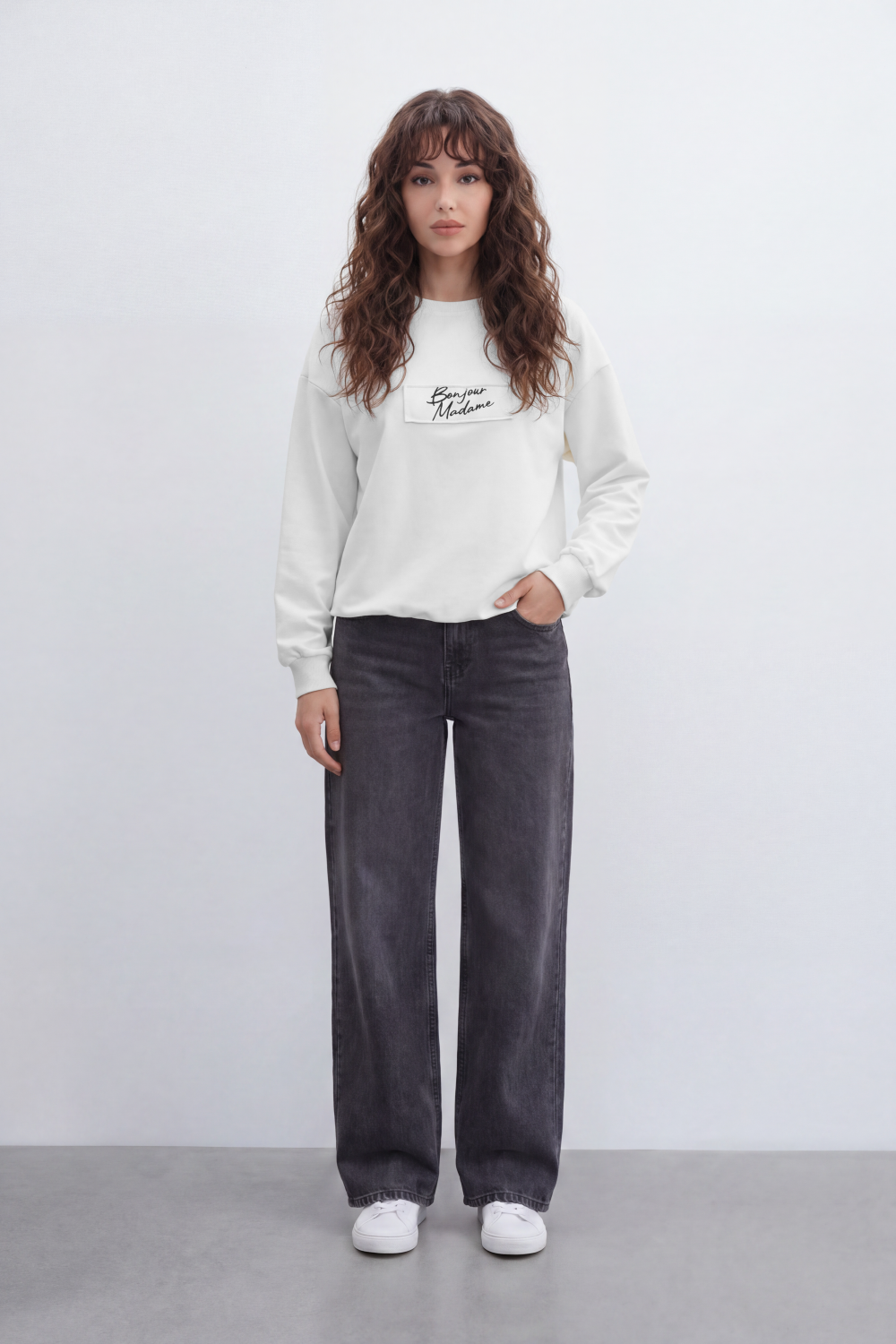 Women’s Tomato Store Bonjour Patch T-Shirt Centered Script Label Detail Smooth Plain Surface Relaxed