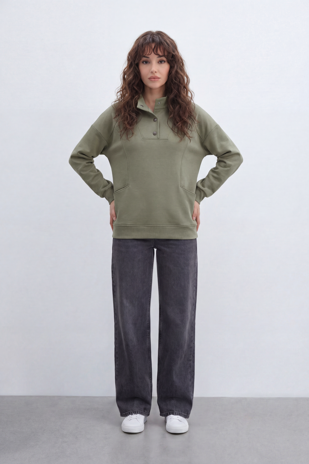 Women’s Tomato Store Snap Panel Sweatshirt Smooth Matte Surface With Front Button Placket Detail Relaxed