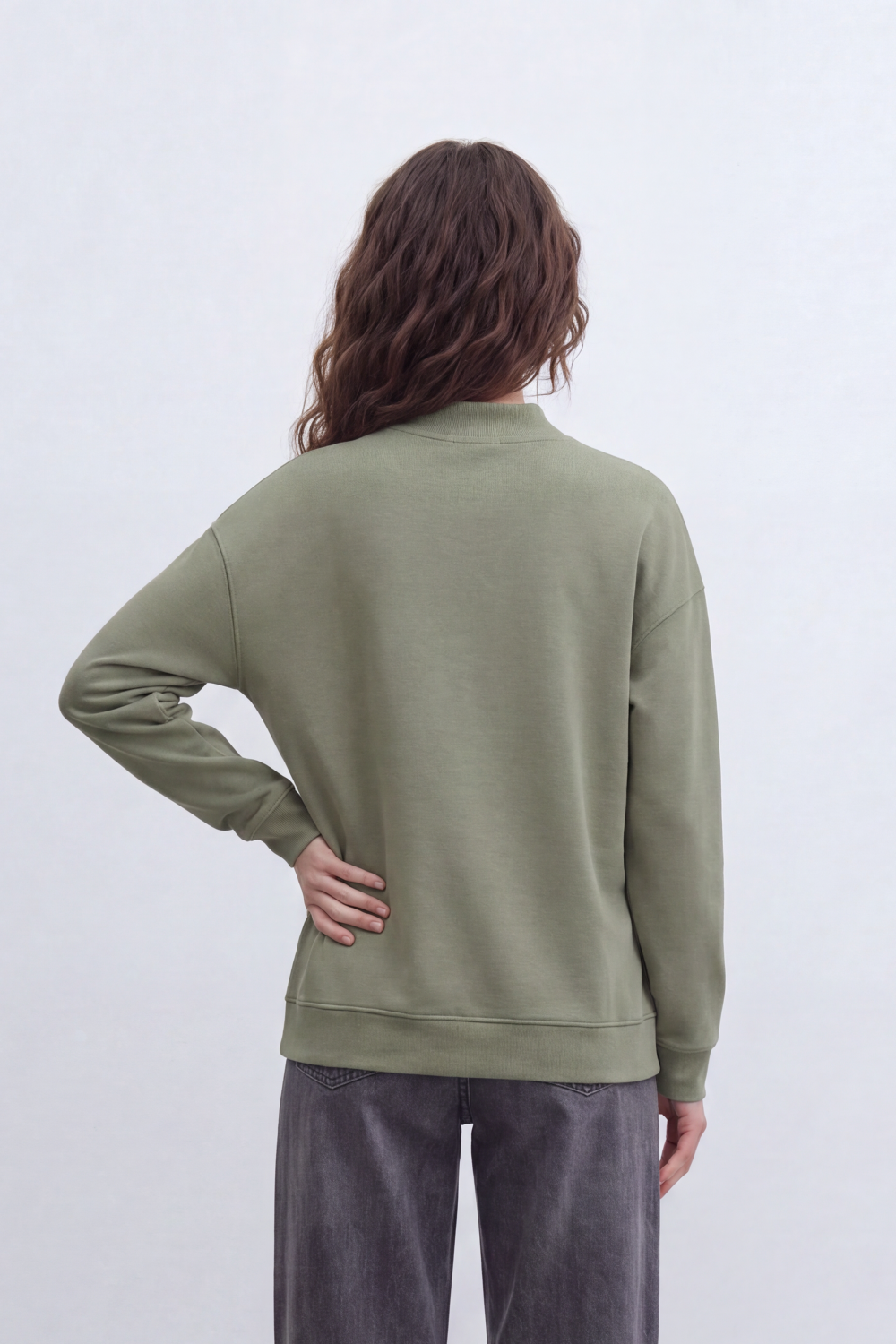 Women’s Tomato Store Snap Panel Sweatshirt Smooth Matte Surface With Front Button Placket Detail Relaxed