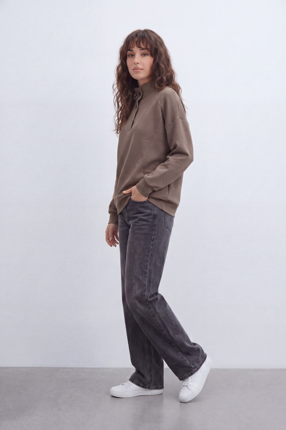 Women’s Tomato Store Snap Panel Sweatshirt Smooth Matte Surface With Front Button Placket Detail Relaxed