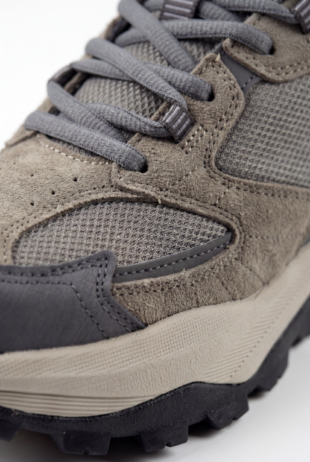 Men’s Duck Tomato Store Trail Sneakers Mixed Material Panels Breathable Mesh Construction Rugged Chunky Sole