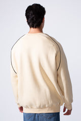 سويت شيرت رجالي بأكمام طويلة وياقة دائرية مطبوع على الصدر بقصة عادية وقماش ميلتون مريح