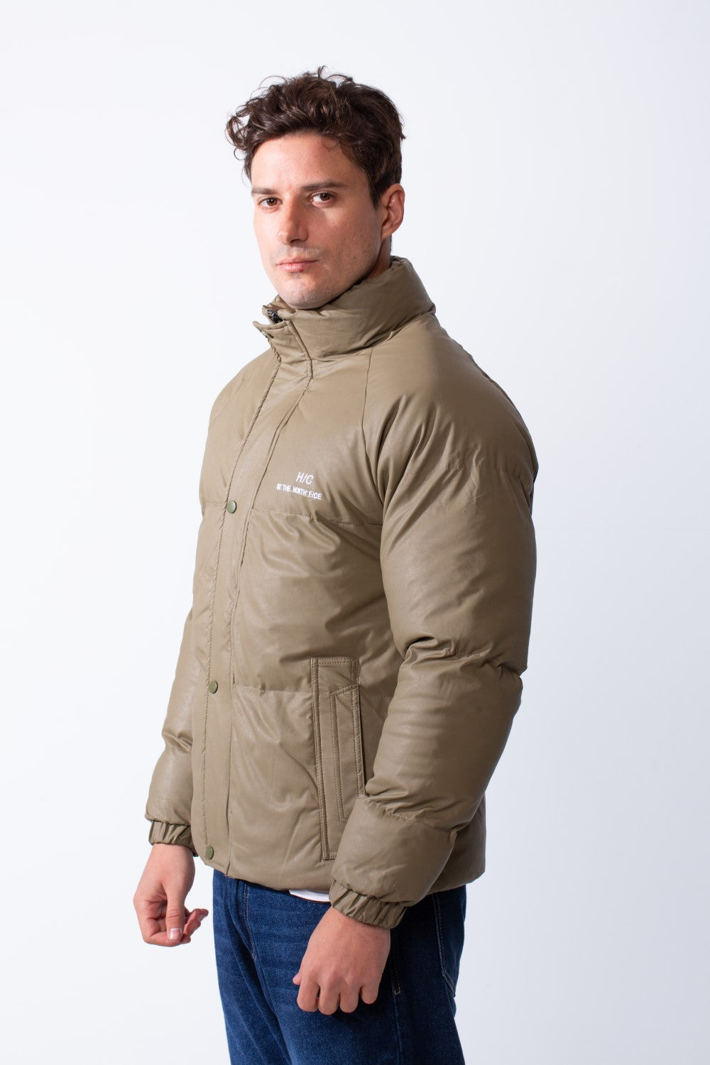 Men's High Stand Collar Full Front Zipper With Snap Buttons Side Pockets Small Chest Logo Detail Puffer Thermal Leather Pox Fit Jacket