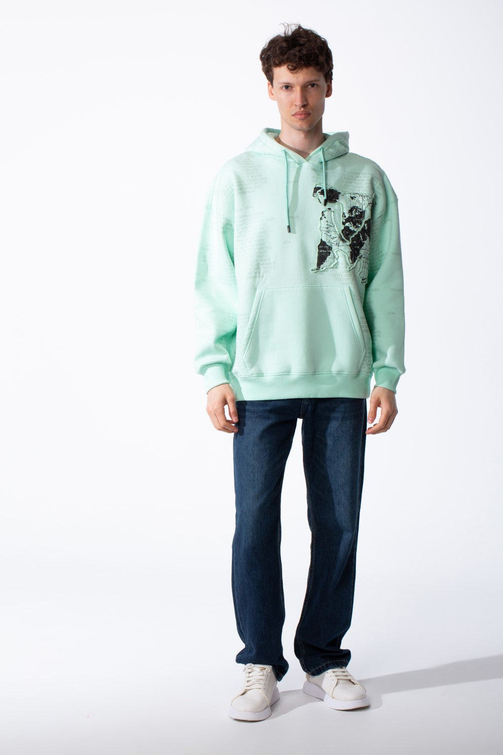 Men's Heavyweight Oversized Sweatshirt Chest Raw-Edged Map Applique Print Classic Kangaroo Pocket