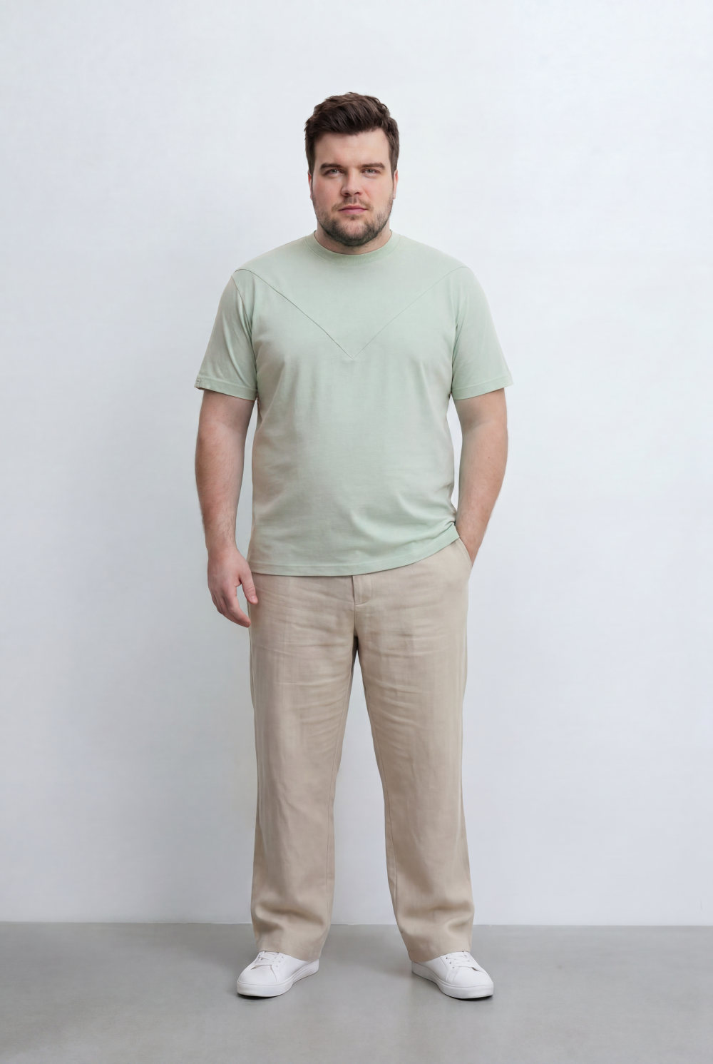 Men’s Tomato Store Big Size Crew Neck T-Shirt Featuring Distinctive V Seam Detail Across The Chest