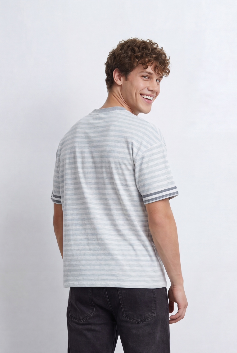 Men’s Tomato Store Basic T-Shirt With Contrast Sleeve Stripes
