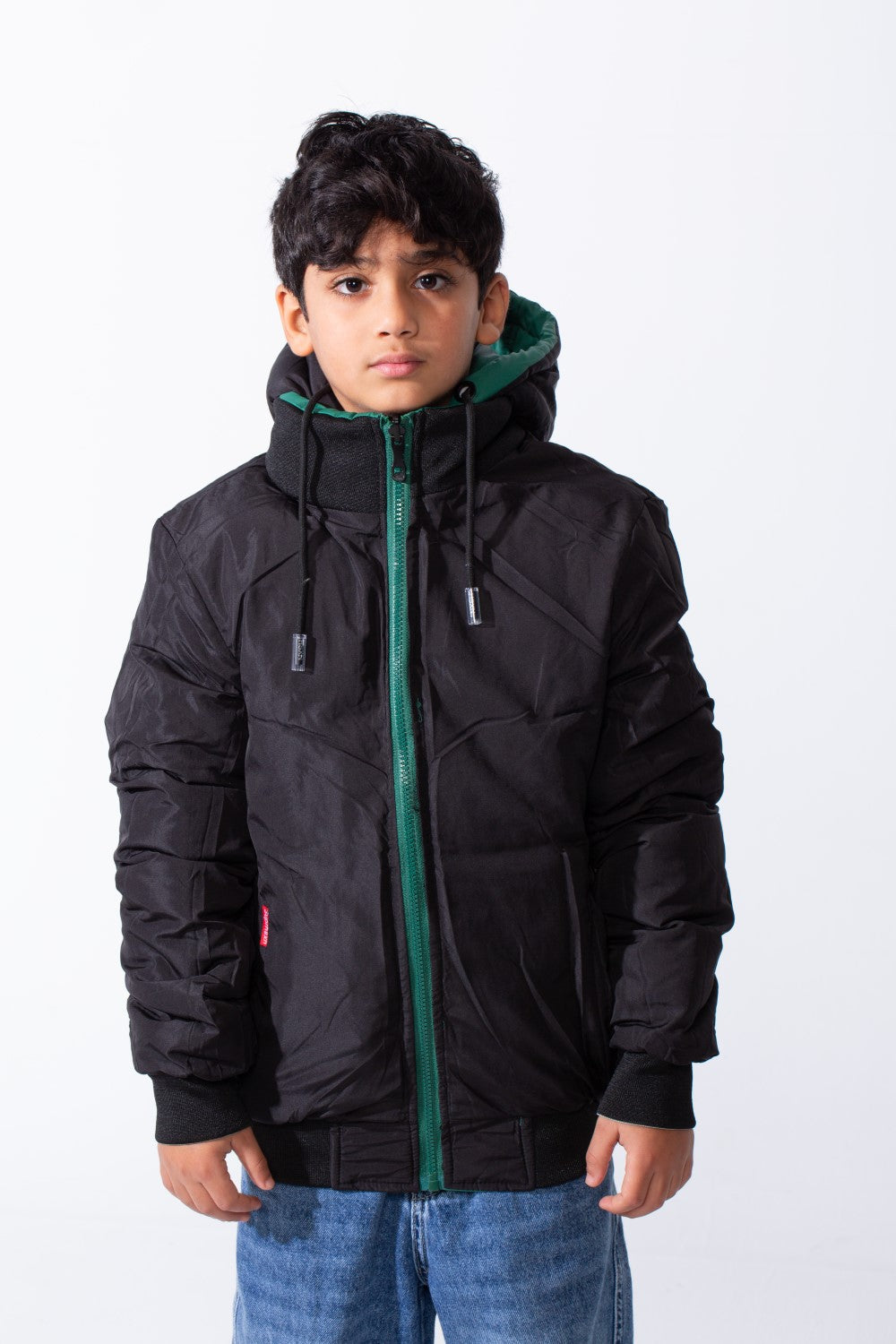 جاكيت بوفير مزدوج الوجه مقاوم للماء للأولاد بأساور وحافة مضلعة مع قبعة وأكمام طويلة