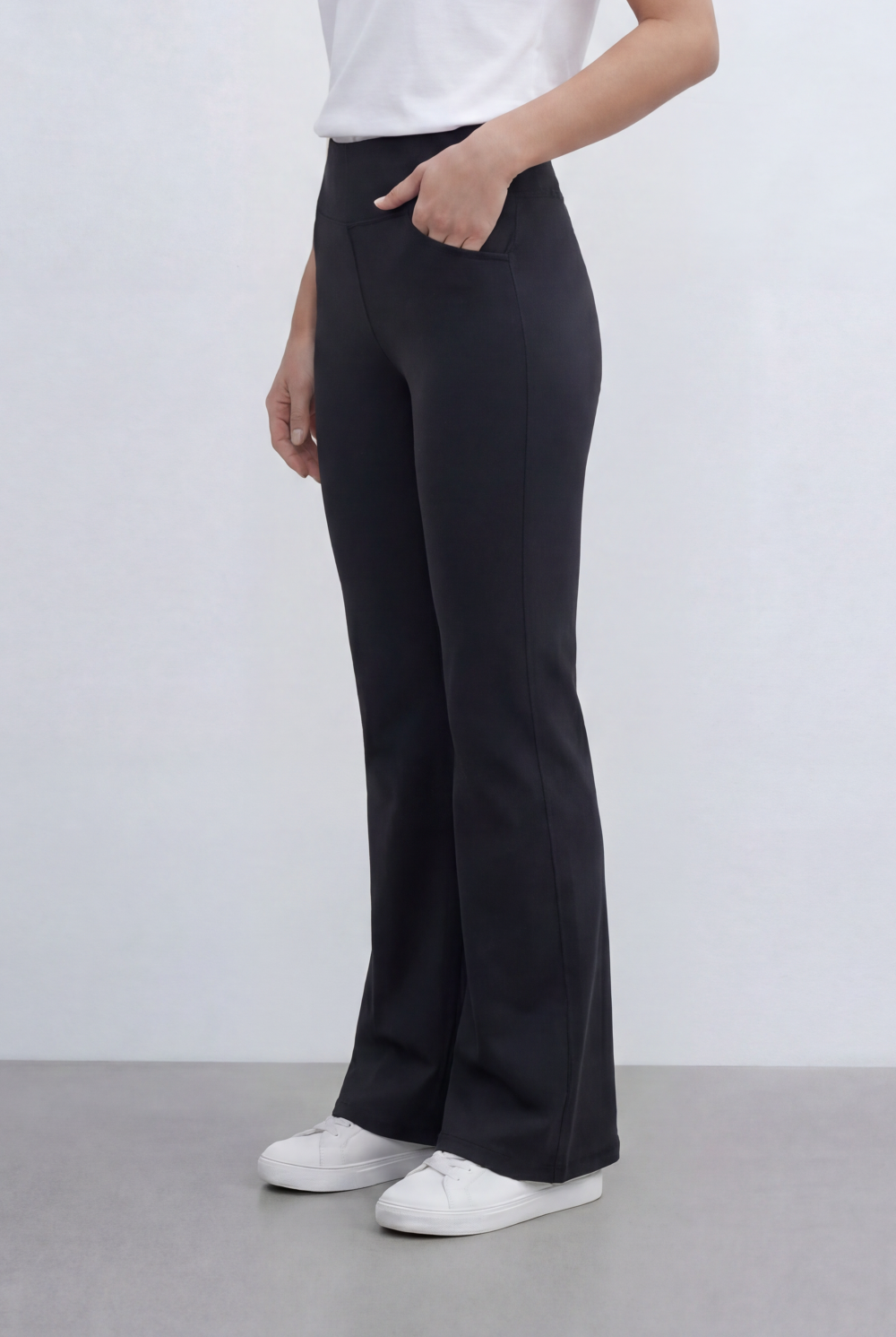 Women’s Tomato Store Moves With Flared Leg Silhouette Smooth Stretch Fit Leagn