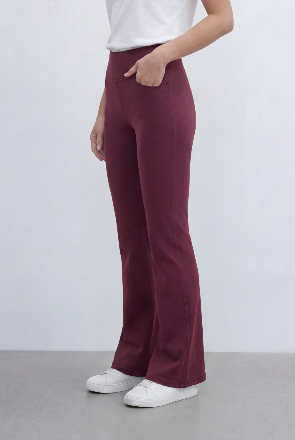 Women’s Tomato Store Moves With Flared Leg Silhouette Smooth Stretch Fit Leagn