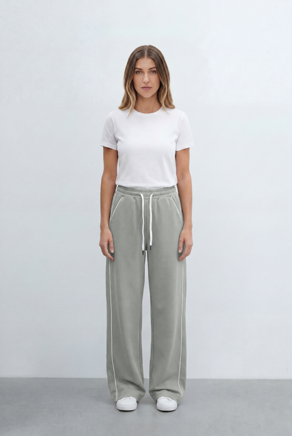 Women’s Tomato Store Brings Sporty Edge Contrast Piping Details Sweatpants