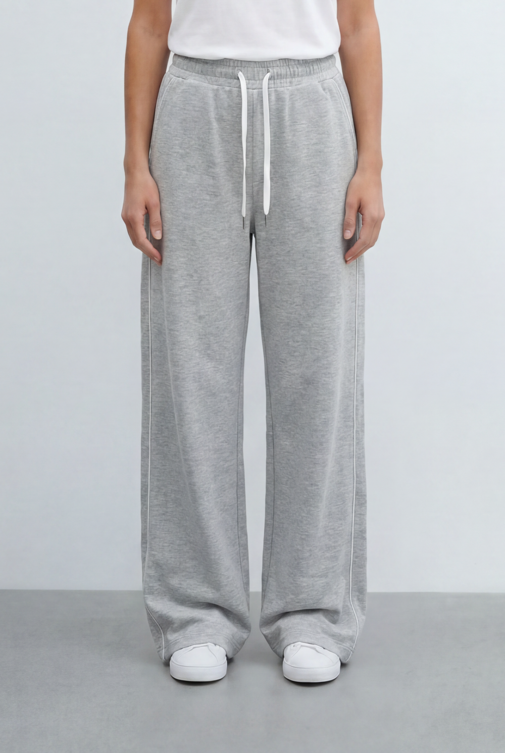 Women’s Tomato Store Brings Sporty Edge Contrast Piping Details Sweatpants