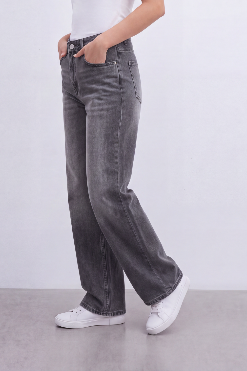 Women’s Tomato Store Shadow Fade Wide Leg Jeans With Smoky Washed Denim Texture Soft Sanded Vertical Fade Effect Pants