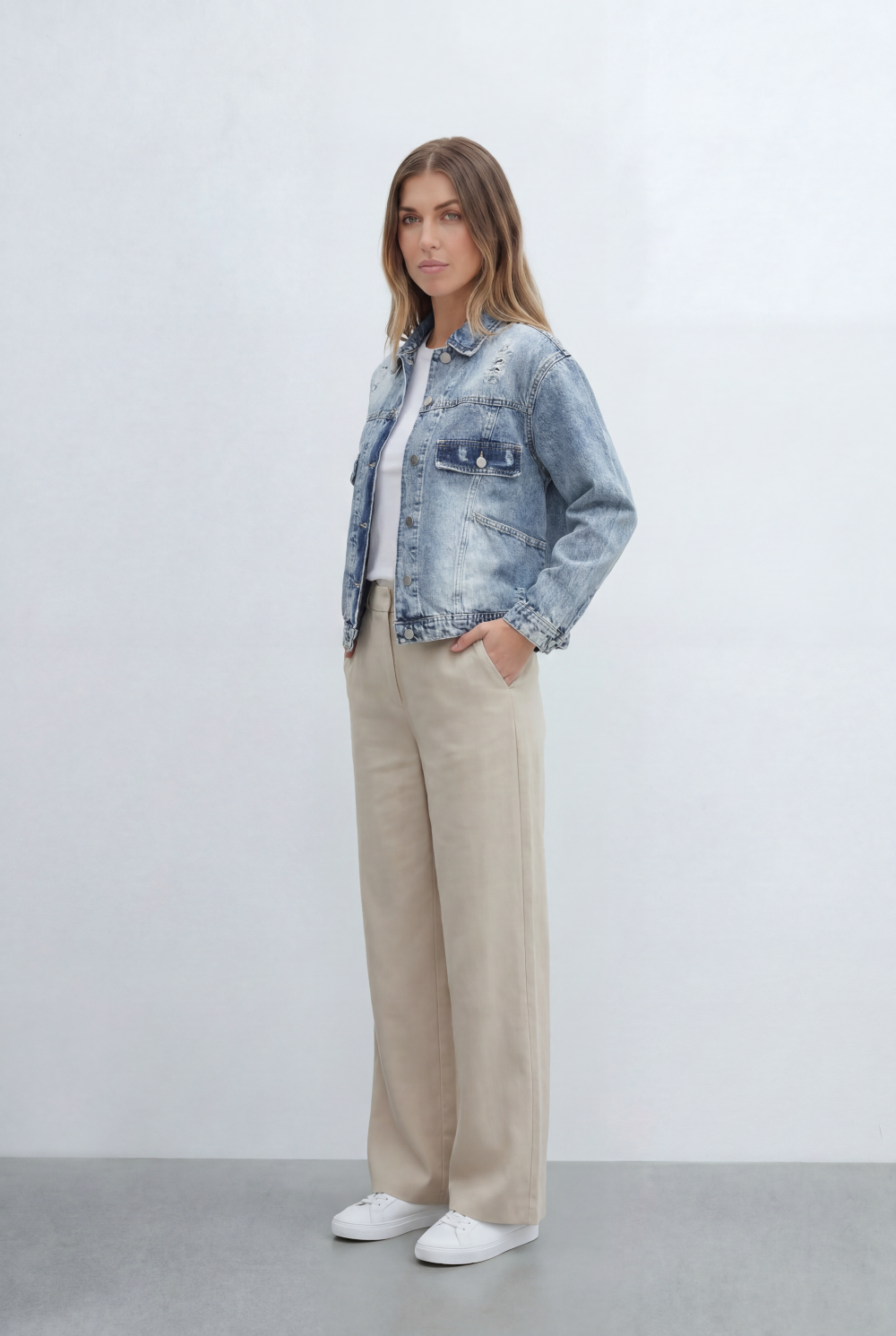 Women’s Denim Jacket Designed Distressed Light Wash Flap Chest Pockets Button Front Closure