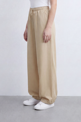 Women’s Tomato Store Gathered Breeze Pants Airy Crinkle Surface Elastic Drawstring Waist Curved Side Pockets Balloon Wide Shape