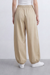 Women’s Tomato Store Gathered Breeze Pants Airy Crinkle Surface Elastic Drawstring Waist Curved Side Pockets Balloon Wide Shape