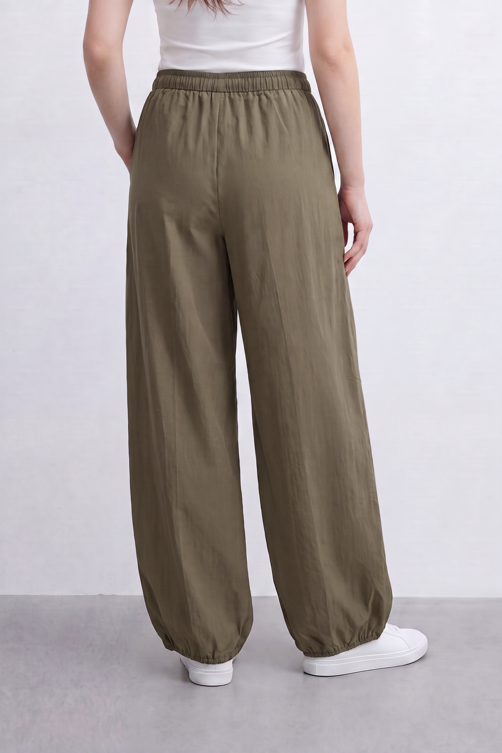 Women’s Tomato Store Gathered Breeze Pants Airy Crinkle Surface Elastic Drawstring Waist Curved Side Pockets Balloon Wide Shape