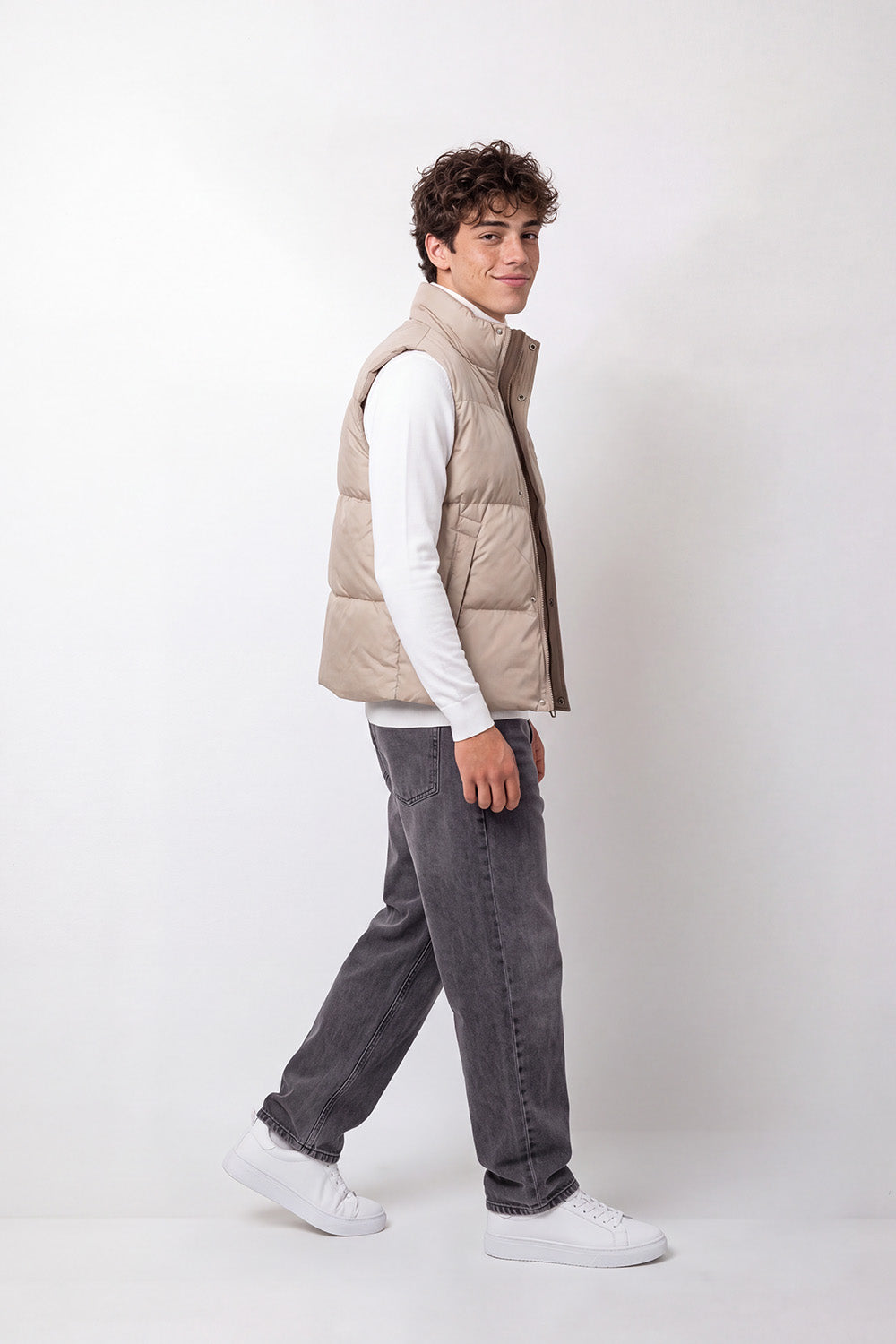 Men's Tomato Store Slim Fit Puffer Vest Sleeveless High Neck Snap Zip Front Ribbed Trim Chest Badge Detail